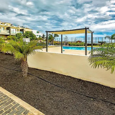 Townhouse 3 Bedrooms On The First Line * サンミゲル・デ・アボナ