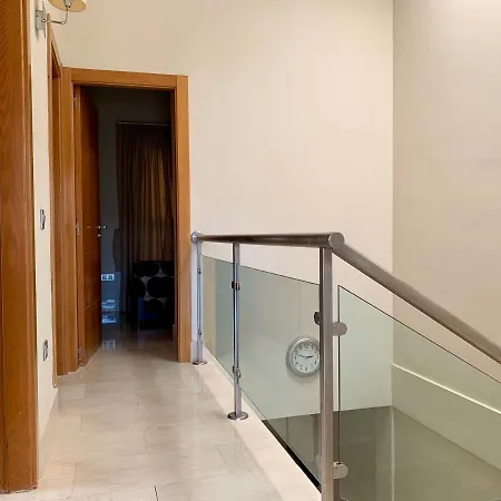 Vakantiehuis Townhouse 3 Bedrooms On The First Line