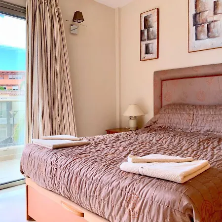Townhouse 3 Bedrooms On The First Line Vakantiehuis *